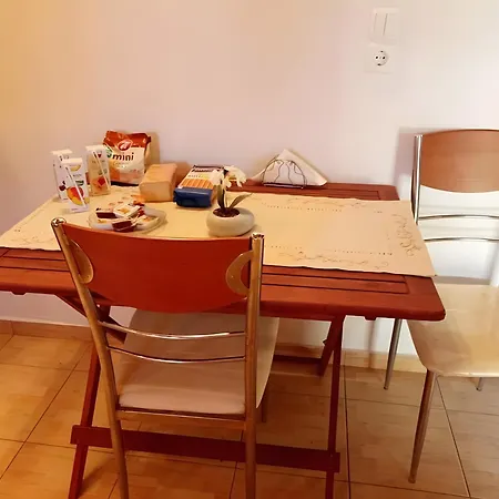 Emis House Krioneri *